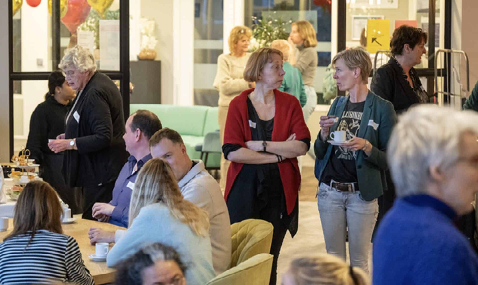 Integrale zorg voor ouderen, waarbij niet alleen medische aspecten worden meegenomen, maar ook aandacht is voor hun welzijn en sociale behoeften. Dit stond centraal op het symposium georganiseerd door een samenwerkingsverband gemaand 'Wegwijs in de zorg'.