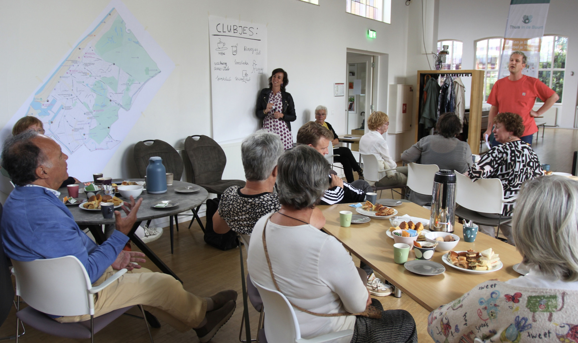 Kick-off clubjesbijeenkomsten Scheveningen-Noord. Hoe verstevigen we het clubjesleven in Scheveningen-Noord en verbinden we formele en informele netwerken? Daar draaide het om tijdens de ‘kick-off clubjesbijeenkomsten’ in de Ichtuskerk op Scheveningen-Noord, vanuit het actieprogramma Ouder Worden voor Beginners.