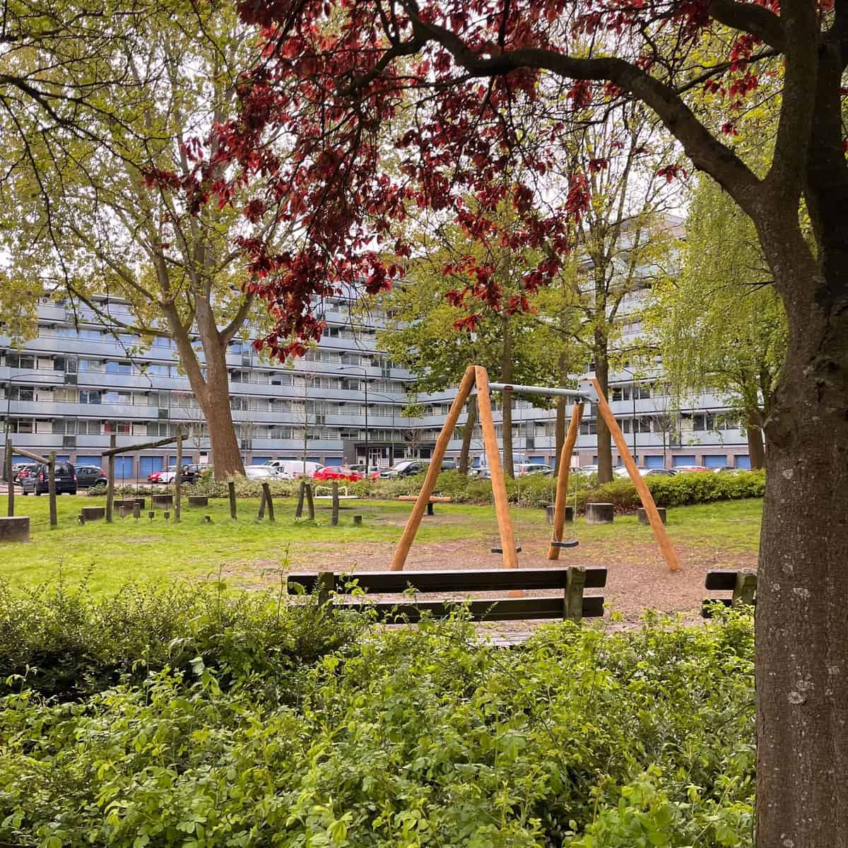 Participatief Actieonderzoek (PAO) Gezond Samen Leven Leidschendam-Zuid. In Leidschendam-Zuid voelen mensen zich de laatste jaren minder gezond, zo blijkt uit cijfers van de gemeente Leidschendam-Voorburg. Samen met wijkpartners uit zorg en welzijn, de gemeente en bewoners wil Reos deze ontwikkeling ombuigen naar meer ervaren (positieve) gezondheid.