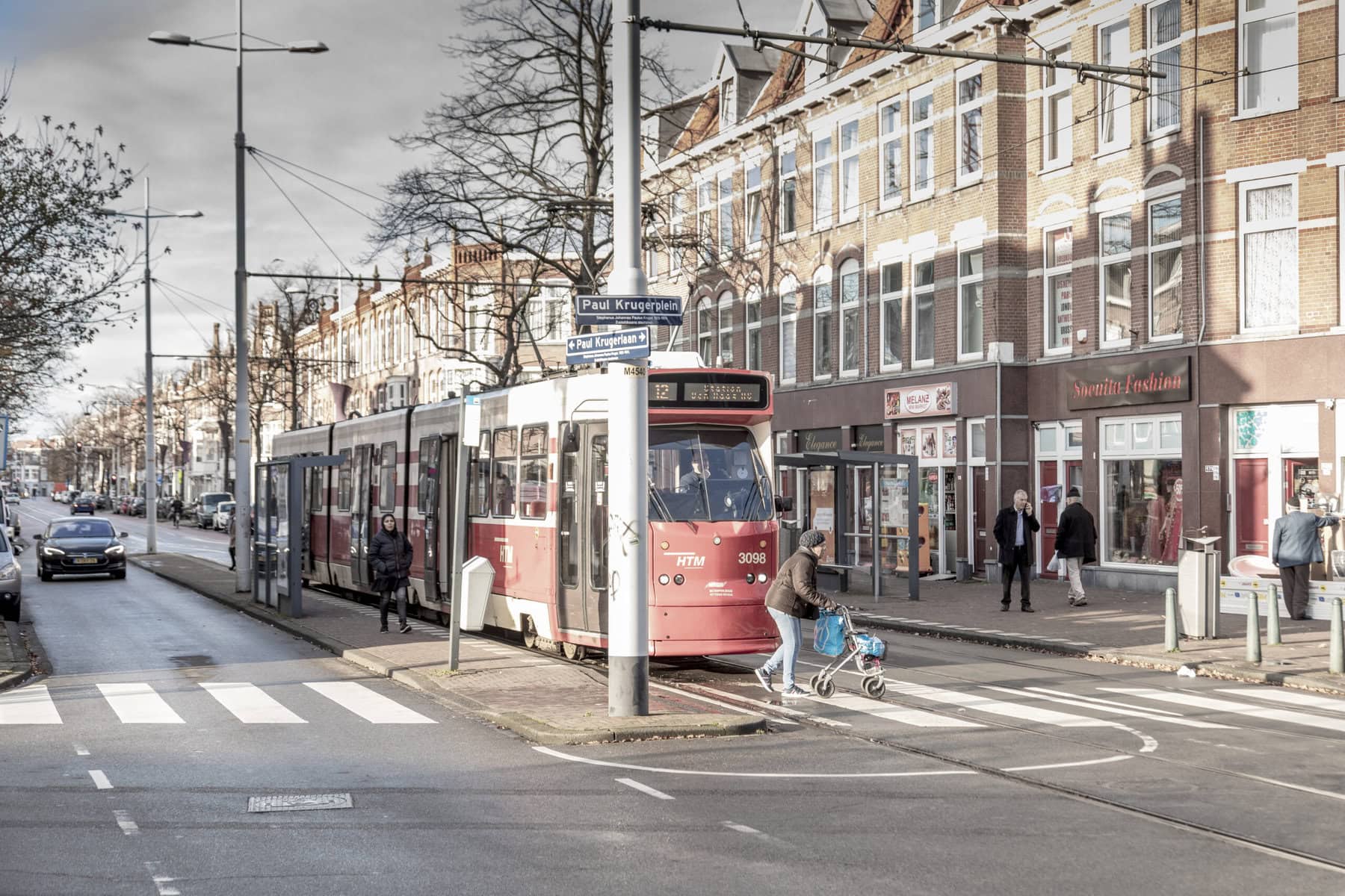 Wijksamenwerkingsverband Schilderswijk/Transvaal. In de Schilderwijk is samenwerking tussen medisch en sociaal domein hard nodig. Bewoners kampen vaak met een opeenstapeling van sociale en medische problemen. Reos heeft daarom een multidisciplinaire samenwerking opgezet met betrokken huisartsen, sociaal domein, buurtsportcoaches en beleidsmakers.