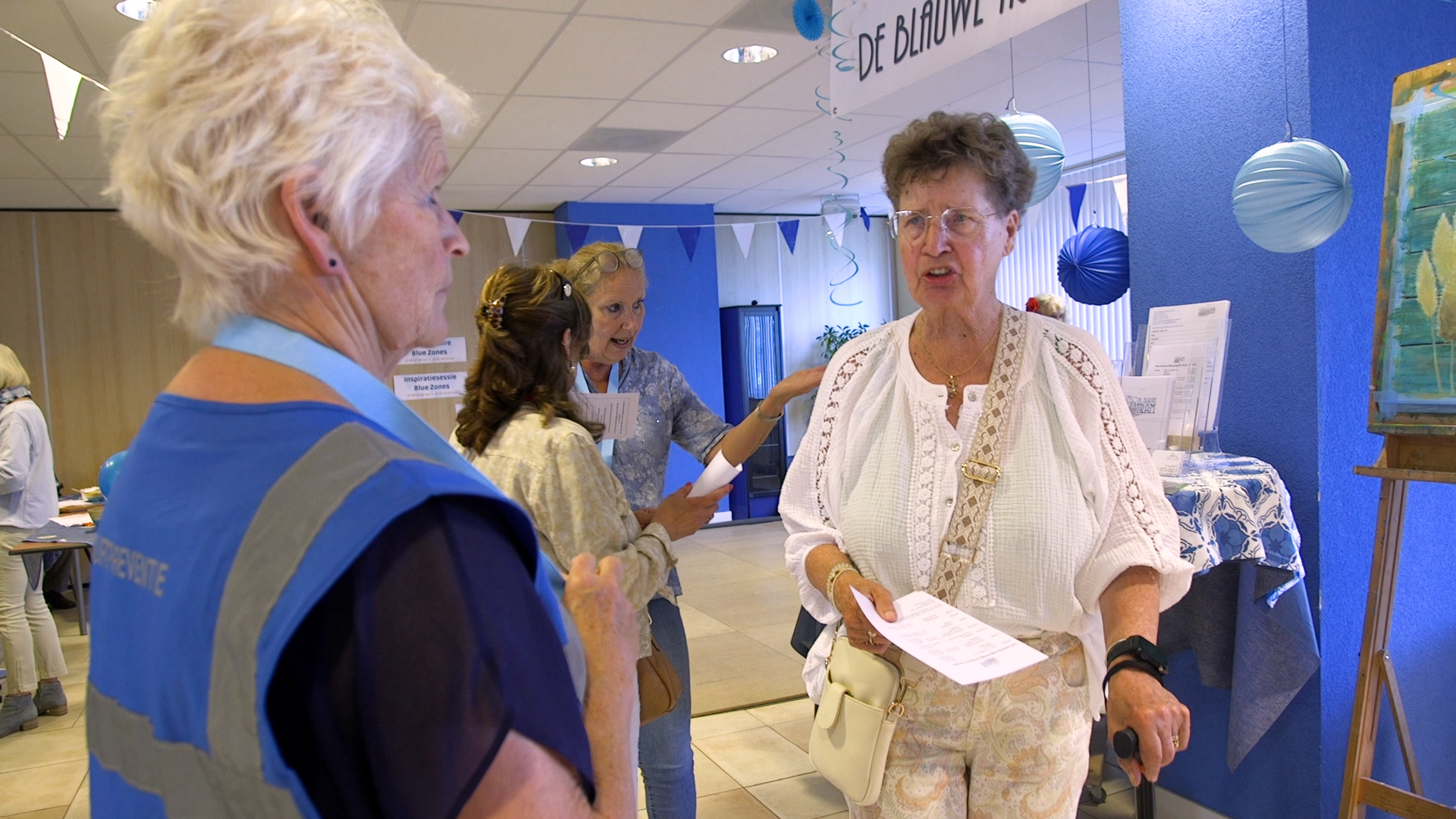 Meer dan 100 bewoners van de wijken ’t Lien en de Rietvink kwamen in wijkcentrum De Blauwe Tram in Leidschendam inspiratie opdoen op het gebied van prettig ouder worden in de wijk. Dit alles in het kader van het door Reos uitgevoerde participatief actieonderzoek in de wijken 't Lien en de Rietvink in gemeente Leidschendam-Voorburg.