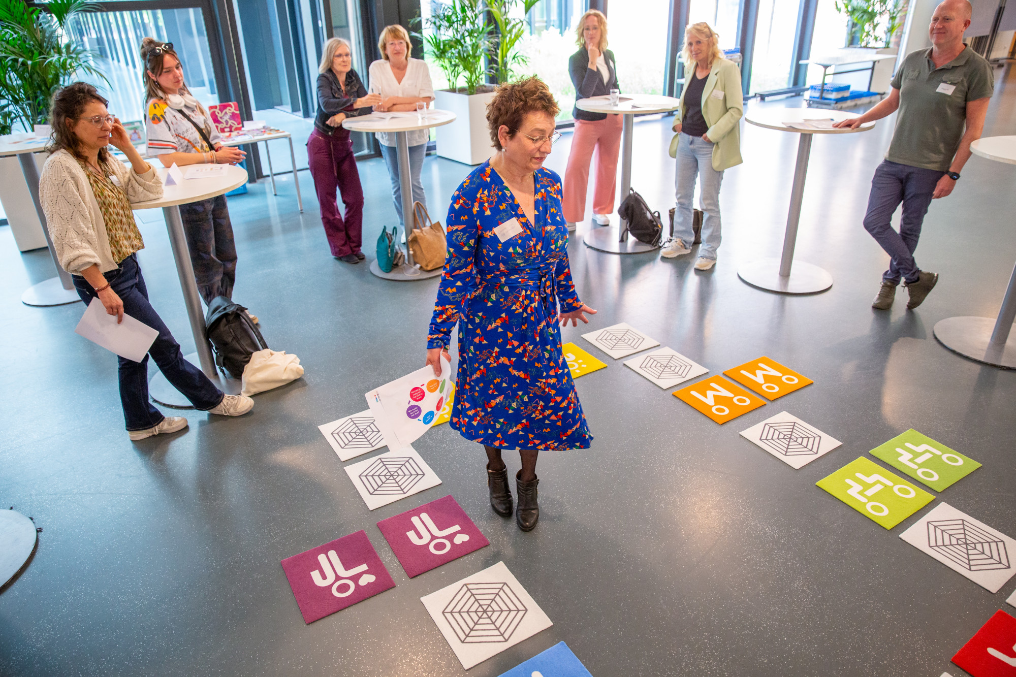 Het spel ‘Alles op Tafel?’ laat deelnemers op een laagdrempelige wijze kennis maken met Positieve Gezondheid. 